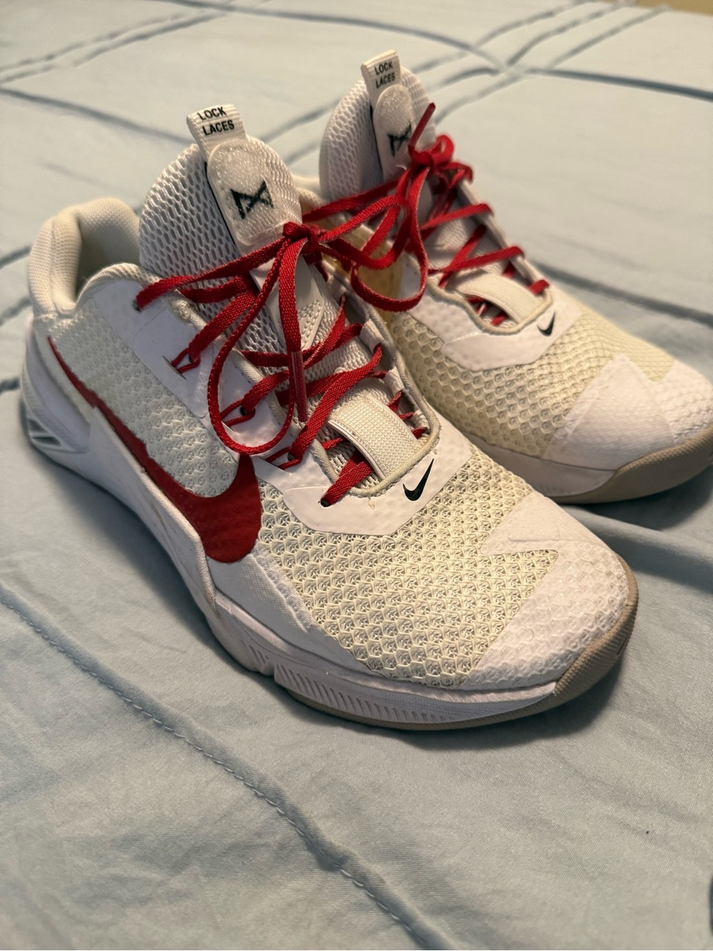 Nike Metcon 7 White Athletic Sneakers with Red Swoosh and Red Laces
